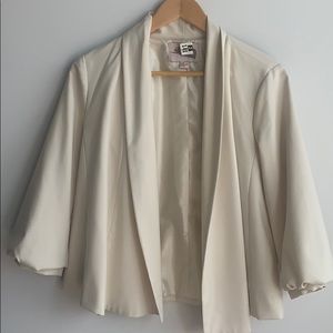 🌸Cream White Flowy Blazer